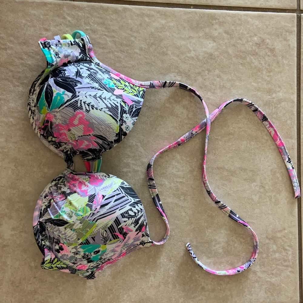 Victoria’s Secret Bikini Top